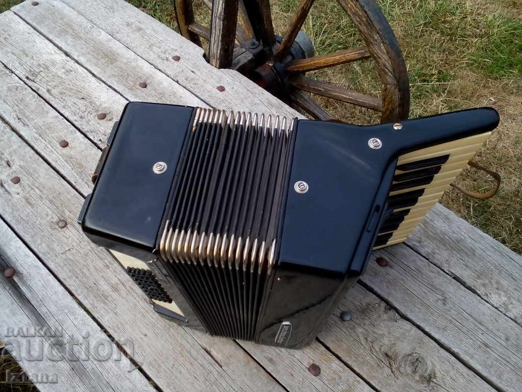 Weltmeister Stella Accordion - 6 Weltmeister Stella Accordion - 6