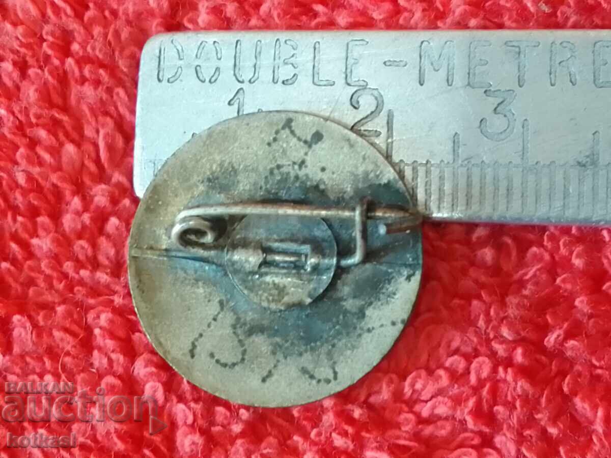 Old sports social badge enamel GMA Romania with price 10.50 BGN | € 5.37 Old sports social badge enamel GMA Romania with price 10.50 BGN | € 5.37