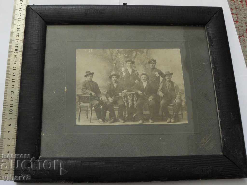 Auction OLD PHOTOGRAPHY THICK CARDBOARD IN FRAME Auction OLD PHOTOGRAPHY THICK CARDBOARD IN FRAME
