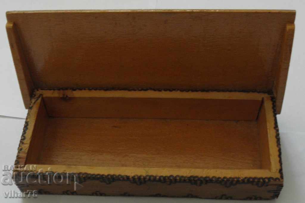 Delivery of Old wooden box