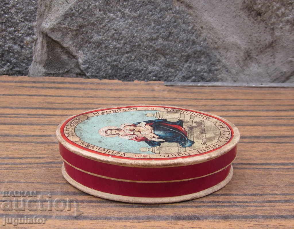 Auction ancient old German church box with icon from 1931. Auction ancient old German church box with icon from 1931.