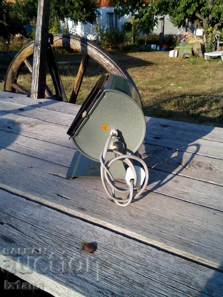 An old lamp with price 28.00 BGN | € 14.32 An old lamp with price 28.00 BGN | € 14.32