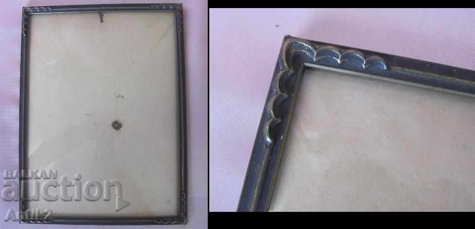 Rama metalică Art Deco din anii 30 pentru fotografie și caiet cu preț 120.00 BGN | € 61.36