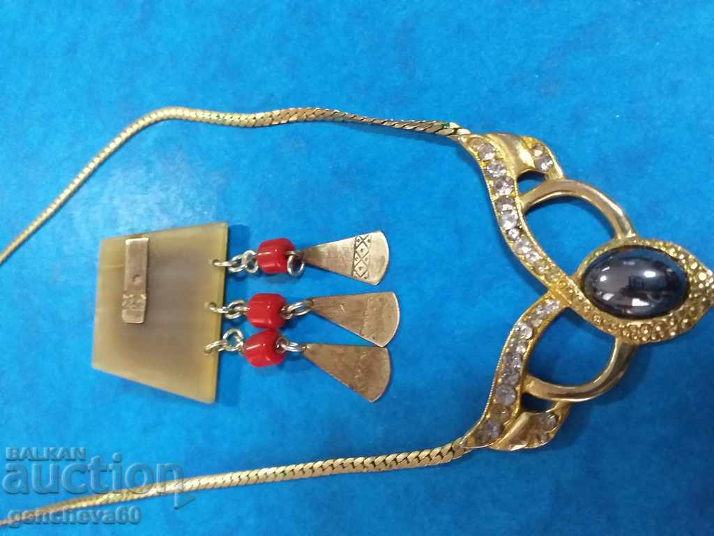 Livrarea Brosă veche rară cu coral roșu și colier cu perlă