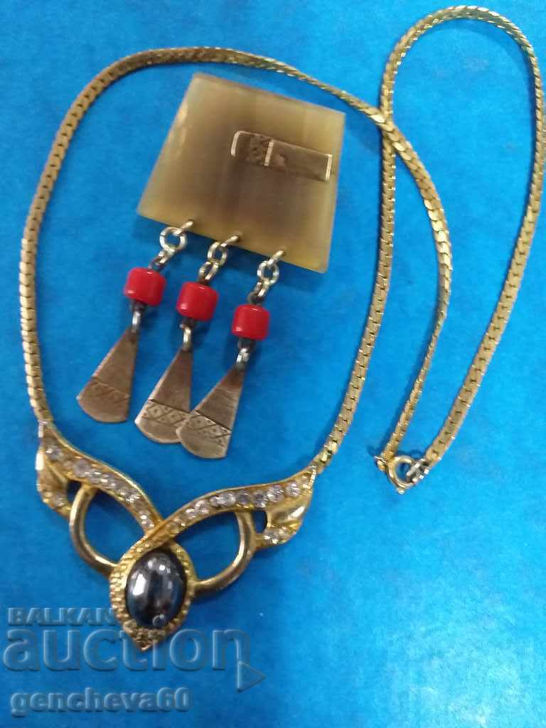 Broșă de coral roșu rară și colier de perle