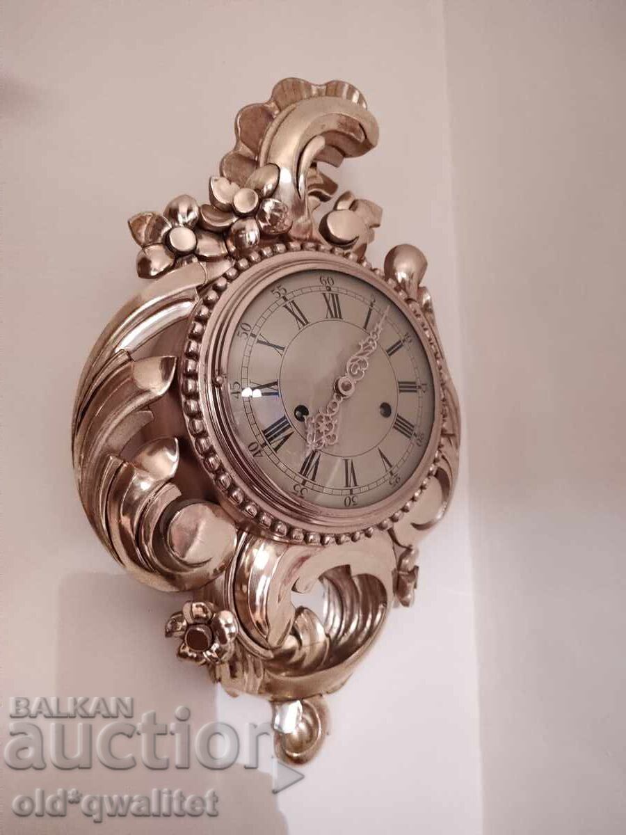 Доставка на Стенен часовник, красива интериорна вещ