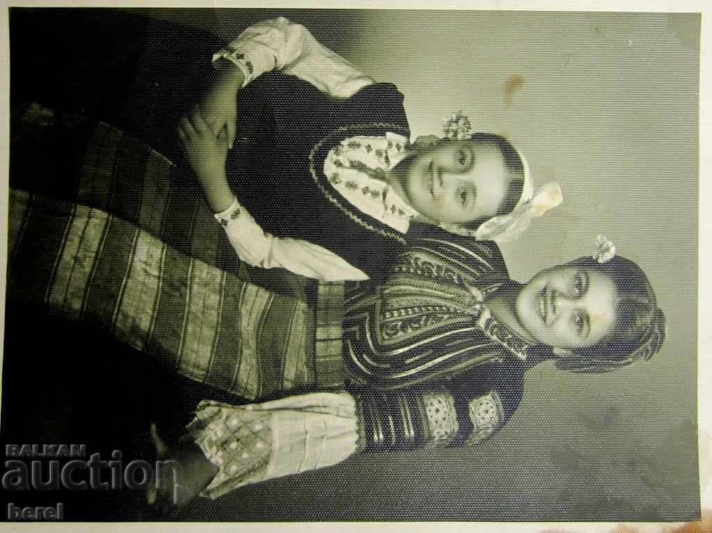 Auction OLD PHOTO-YOUNG GIRLS-GABROVO-BEAT-FOLKLORE-NOSIA Auction OLD PHOTO-YOUNG GIRLS-GABROVO-BEAT-FOLKLORE-NOSIA