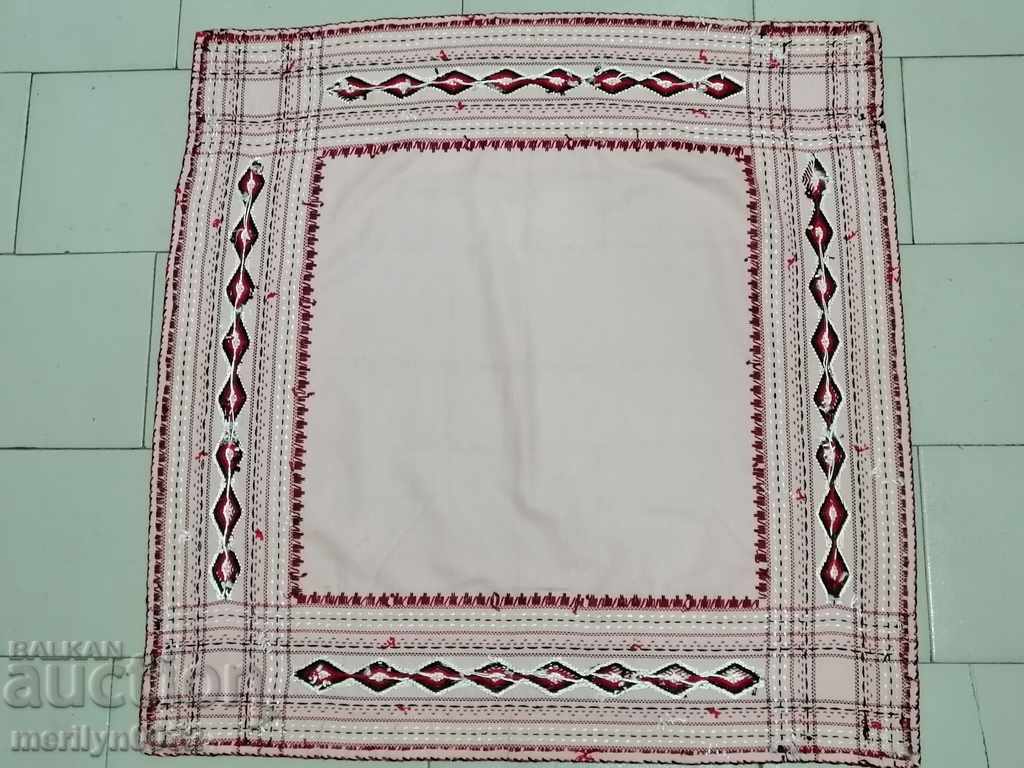 Delivery of Old embroidered cardboard, tablecloth, millet, Bulgarian embroidery Delivery of Old embroidered cardboard, tablecloth, millet, Bulgarian embroidery