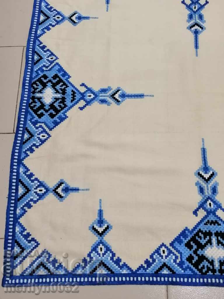 Delivery of Old embroidered cardboard, tablecloth, millet, Bulgarian embroidery Delivery of Old embroidered cardboard, tablecloth, millet, Bulgarian embroidery