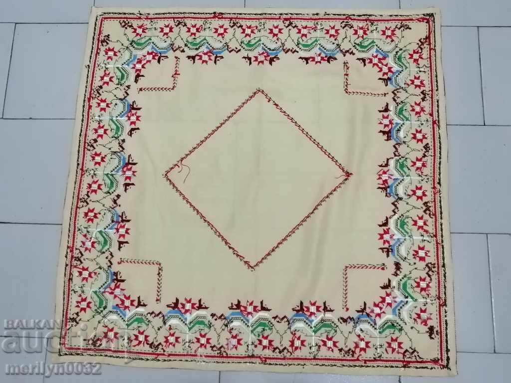 Delivery of Old embroidered cardboard, tablecloth, millet, Bulgarian embroidery Delivery of Old embroidered cardboard, tablecloth, millet, Bulgarian embroidery
