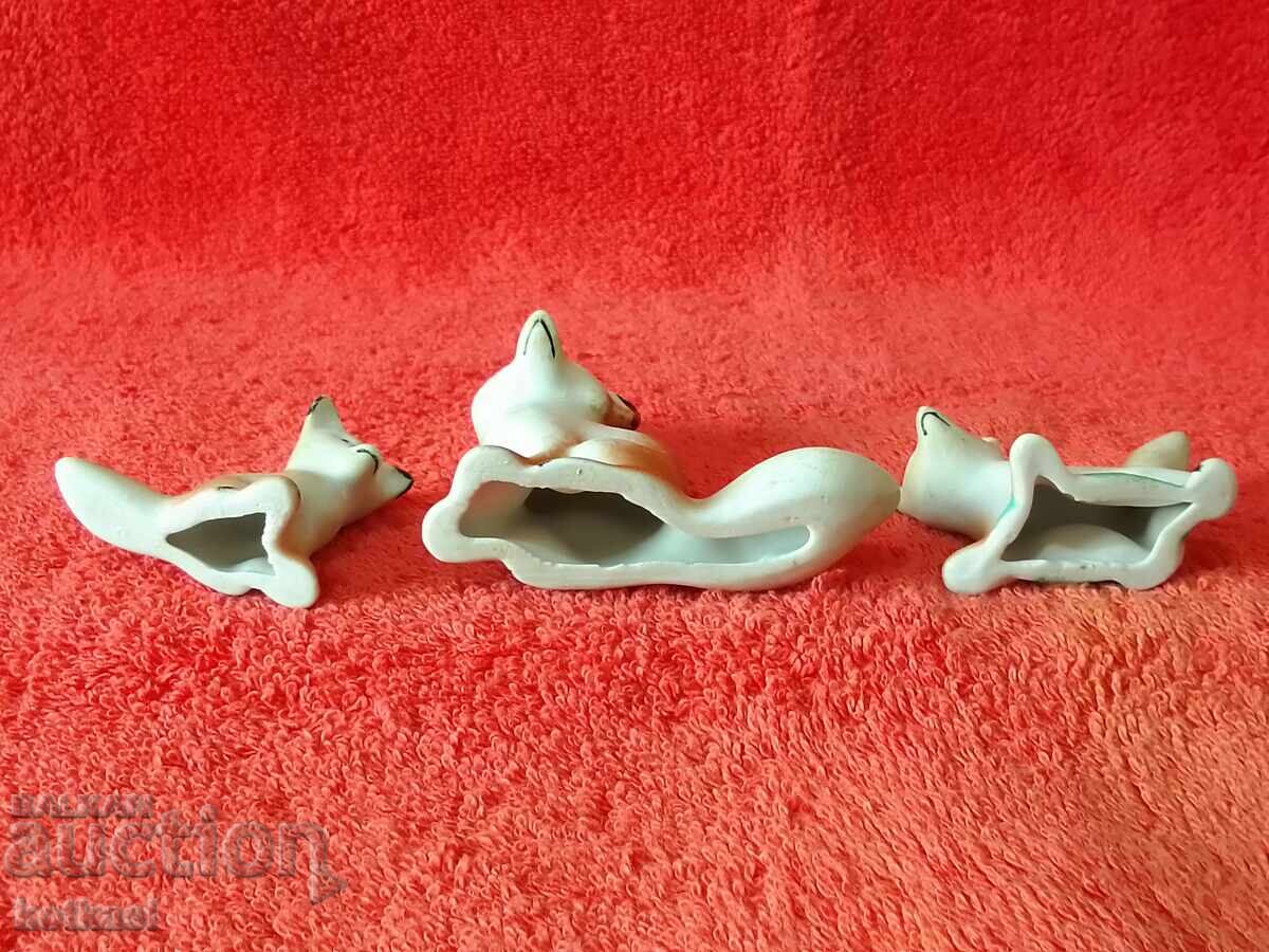 Lot 3 pcs. old porcelain figures Foxes Fox - 5 Lot 3 pcs. old porcelain figures Foxes Fox - 5