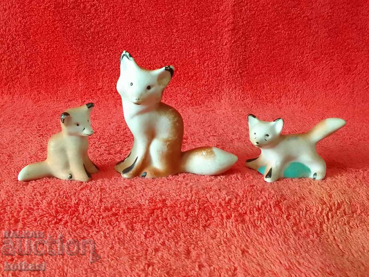 Lot 3 pcs. old porcelain figures Foxes Fox Lot 3 pcs. old porcelain figures Foxes Fox