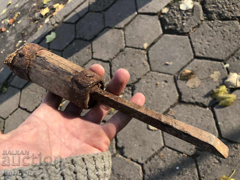 10175. ANCIENT FORGED JOURNAL - 6 10175. ANCIENT FORGED JOURNAL - 6