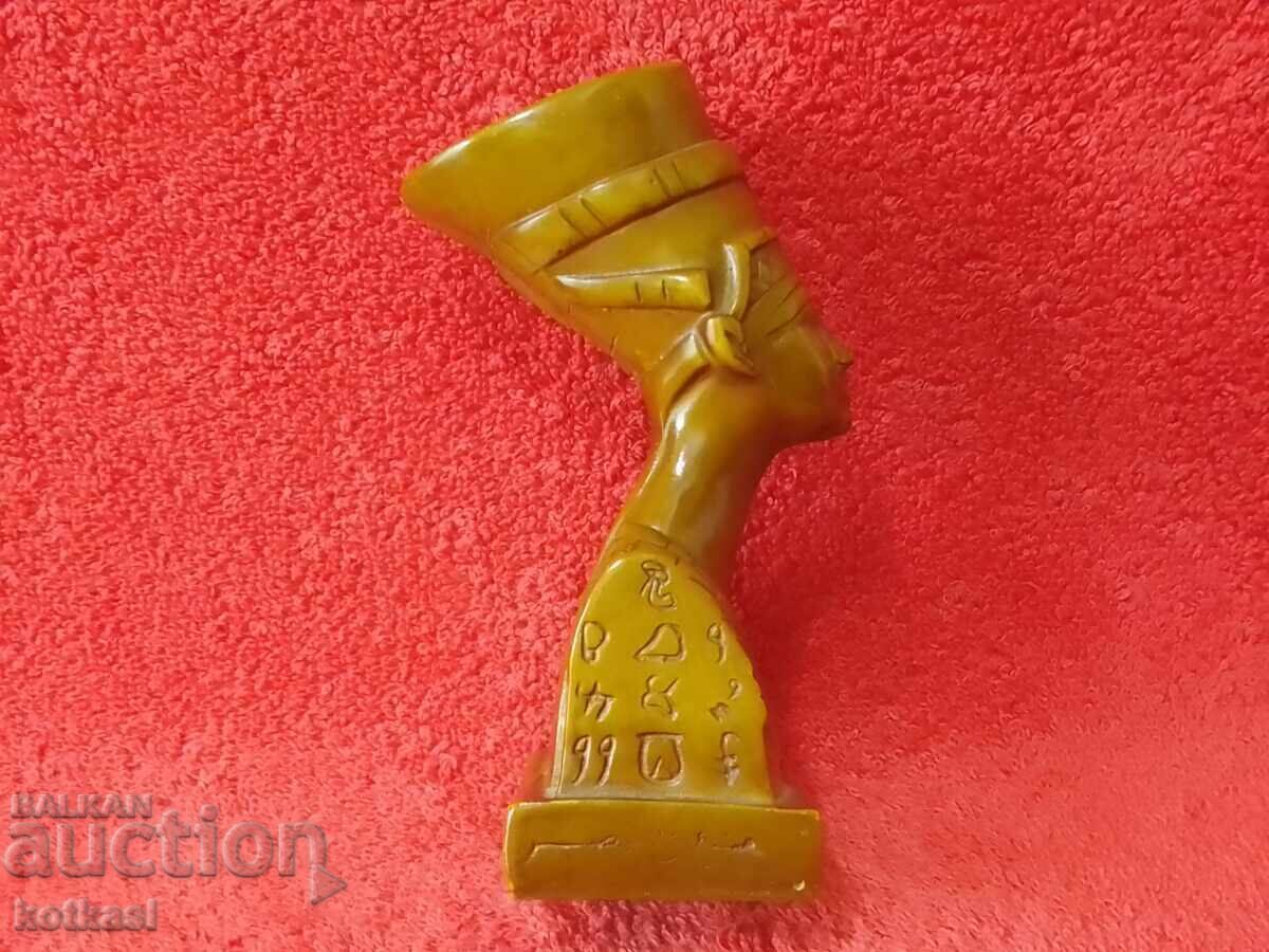 Old massive solid bust head Egypt woman Nefertiti with price 45.50 BGN | € 23.26 Old massive solid bust head Egypt woman Nefertiti with price 45.50 BGN | € 23.26