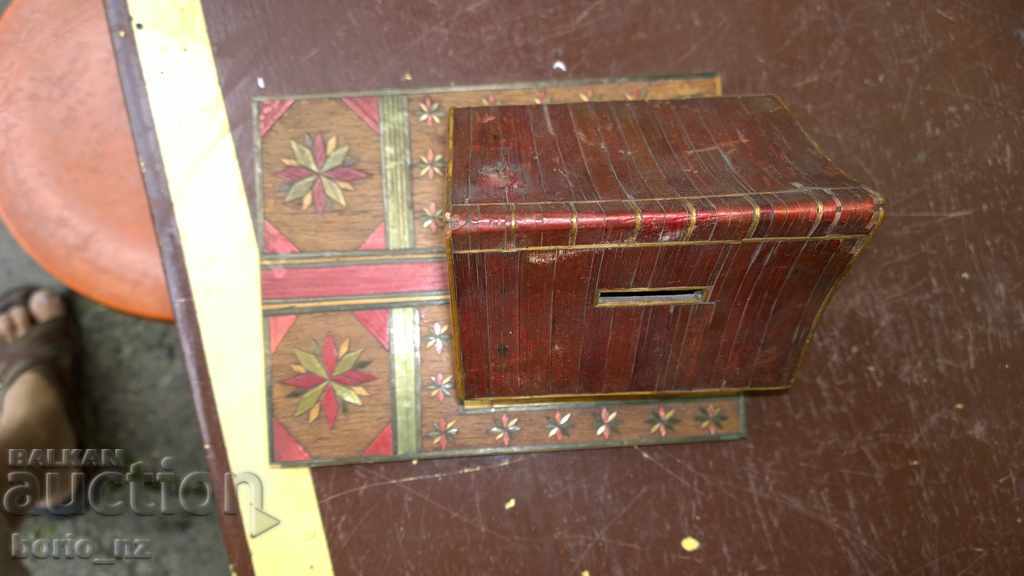 5445. WOODEN HOUSE FLAT APPLICATION WITH COLORED GLASSES HAND - 6 5445. WOODEN HOUSE FLAT APPLICATION WITH COLORED GLASSES HAND - 6