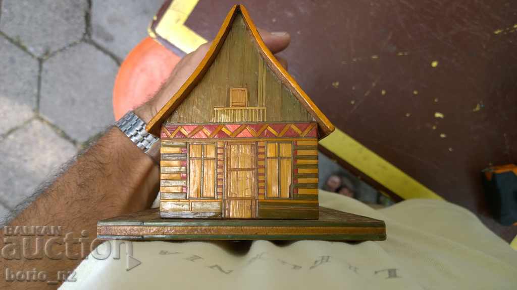 5445. WOODEN HOUSE FLAT APPLICATION WITH COLORED GLASSES HAND - 7 5445. WOODEN HOUSE FLAT APPLICATION WITH COLORED GLASSES HAND - 7