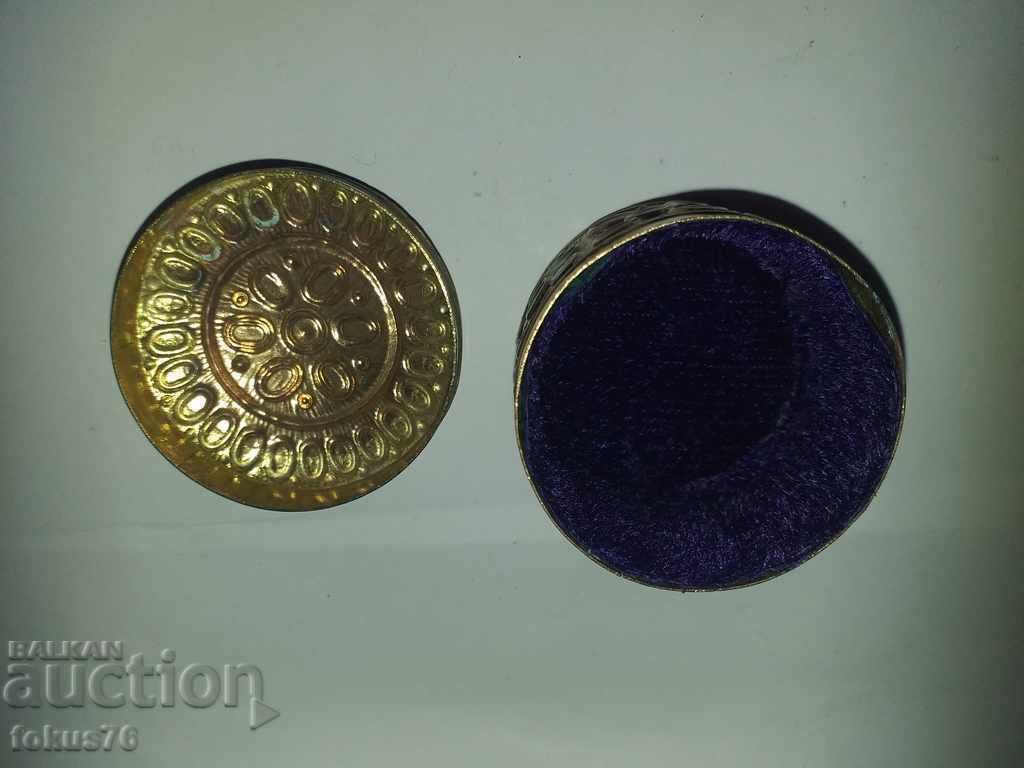 Auction KITCHEN Auction KITCHEN