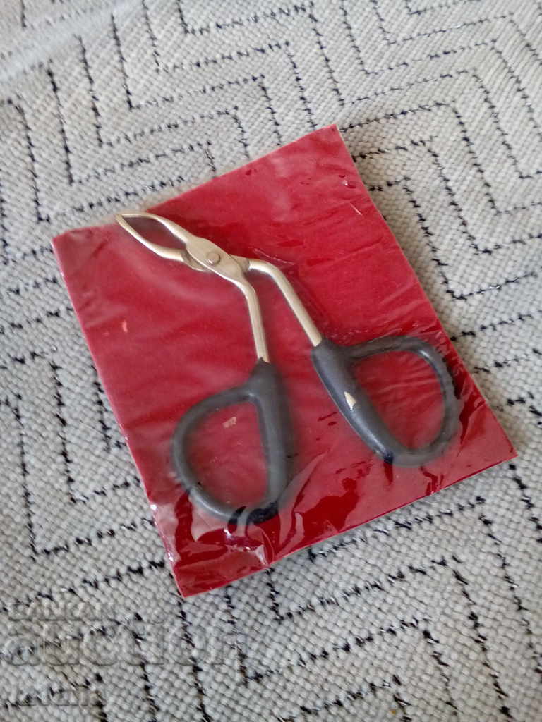 Old ladies' tweezers