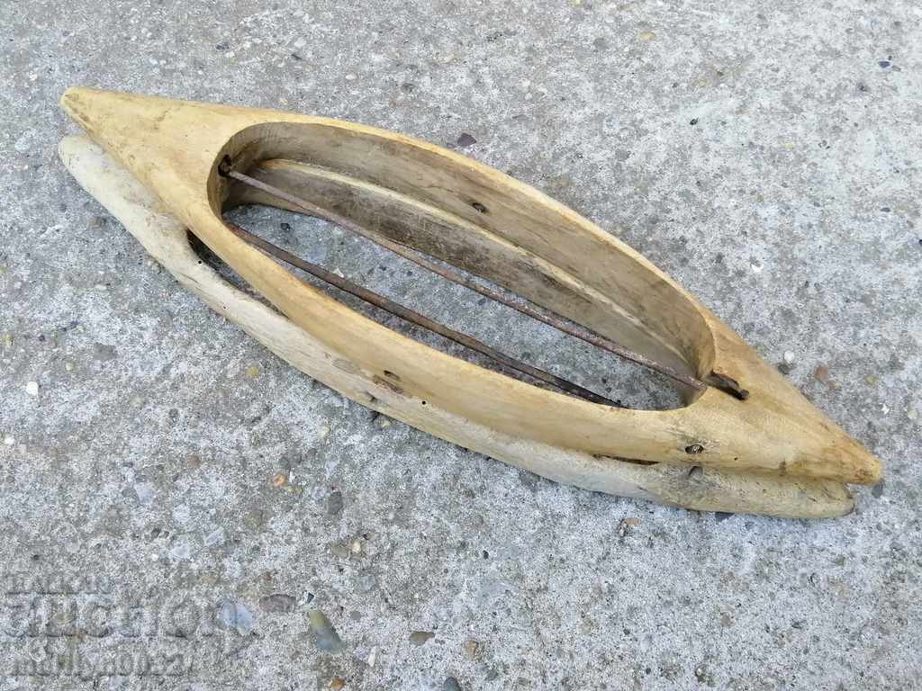 Auction Rifle 2 pieces shuttle, cross, wooden Auction Rifle 2 pieces shuttle, cross, wooden