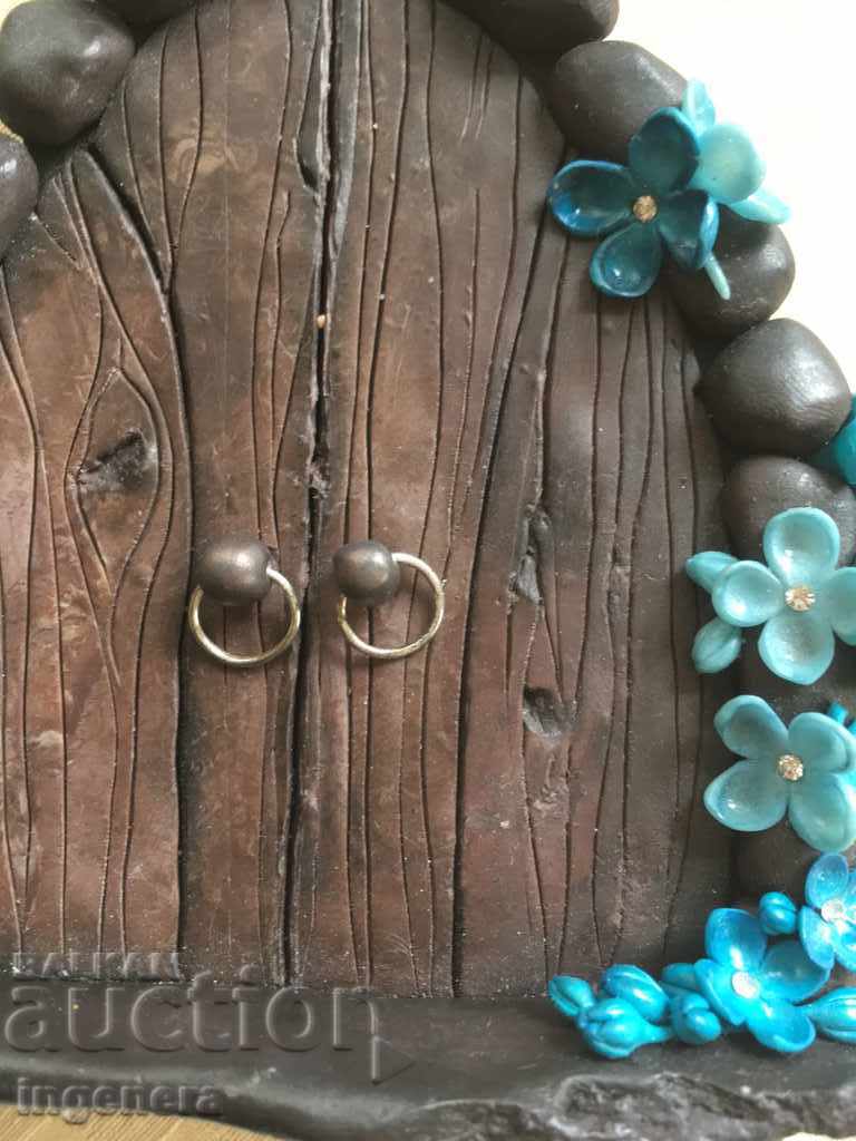 Delivery of FAY'S HOUSE DOOR HAND MANUFACTURING clay Delivery of FAY'S HOUSE DOOR HAND MANUFACTURING clay