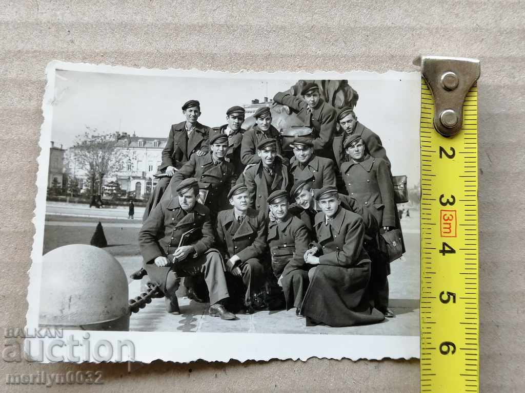 Delivery of Old photo photography portrait Delivery of Old photo photography portrait