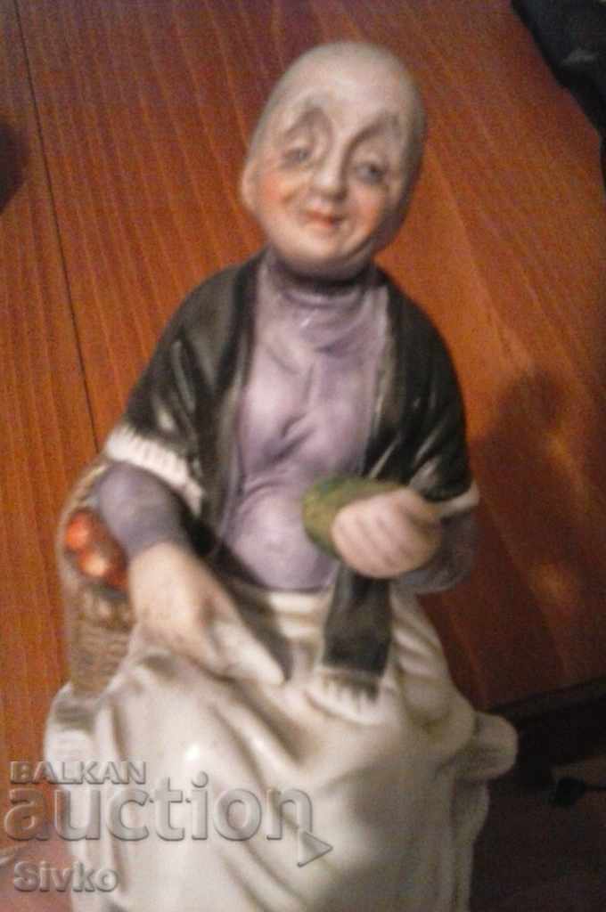Figurine elderly woman - 5 Figurine elderly woman - 5