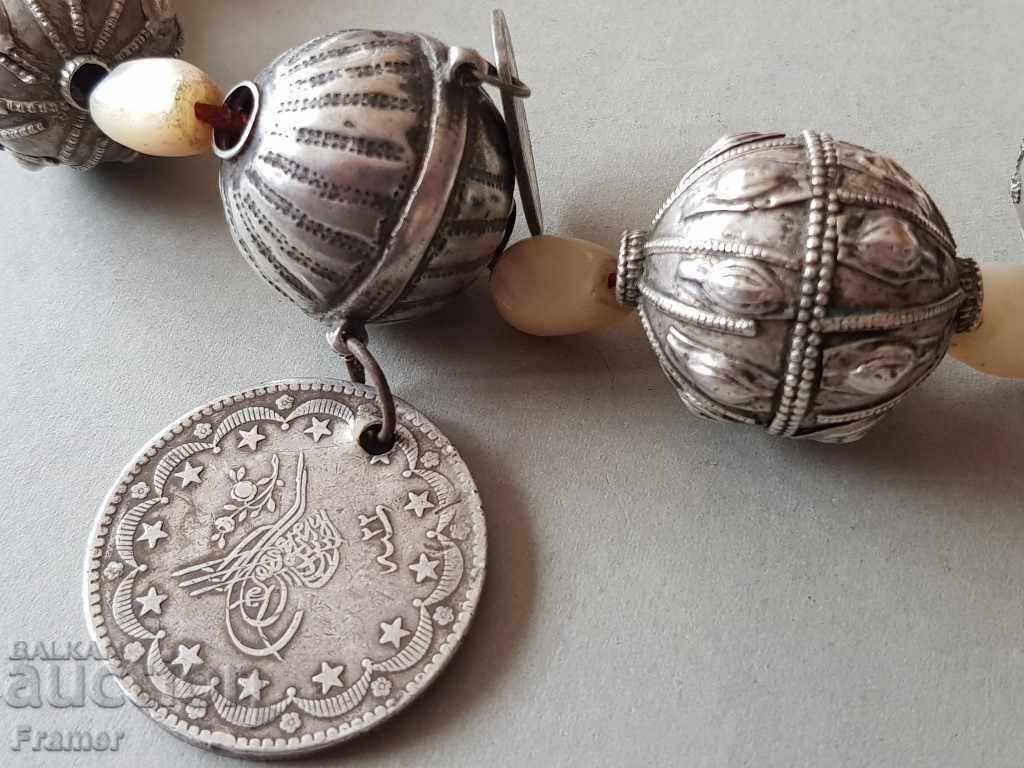 Аукцион Възрожденска СРЕБЪРНА огърлица кучка седеф наложен филигран