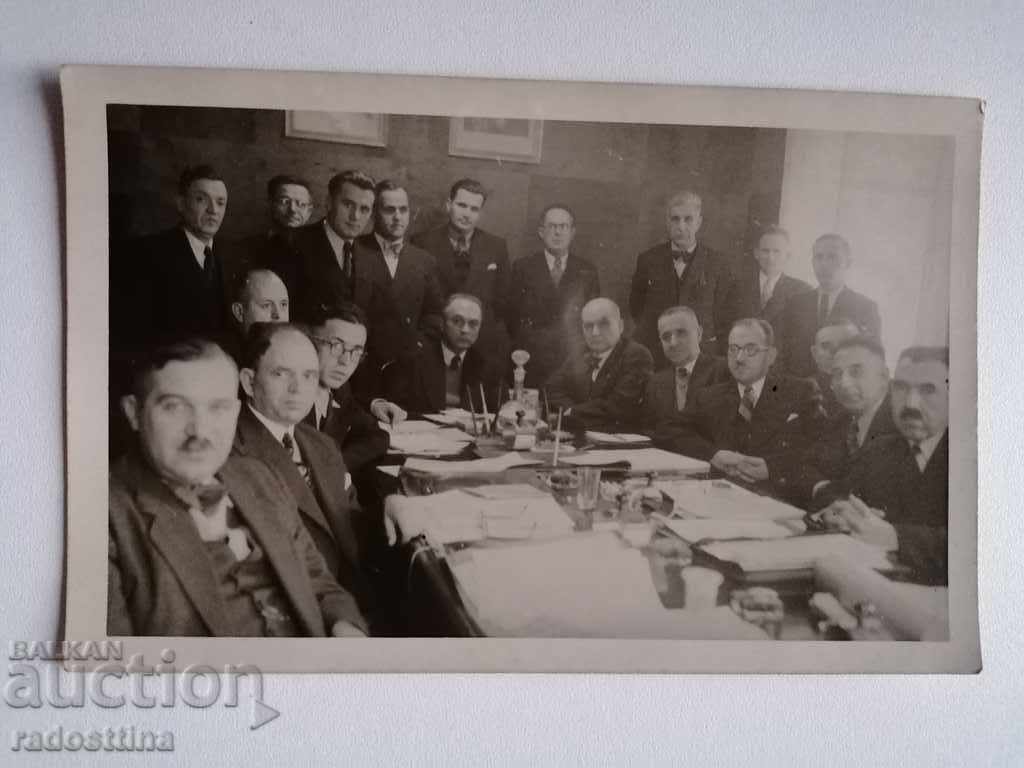 Fotografia veche a conferinței contractului