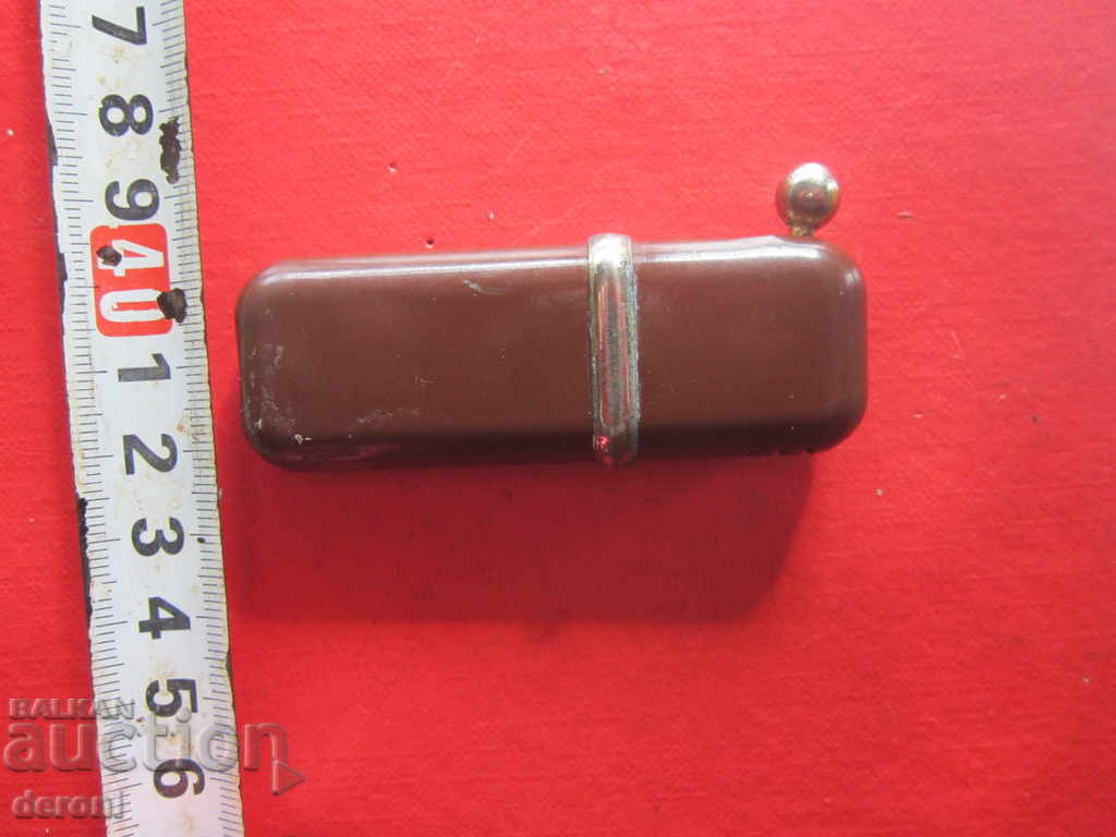 The unique SYL VIOLET lighter with price 40.00 BGN | € 20.45 The unique SYL VIOLET lighter with price 40.00 BGN | € 20.45