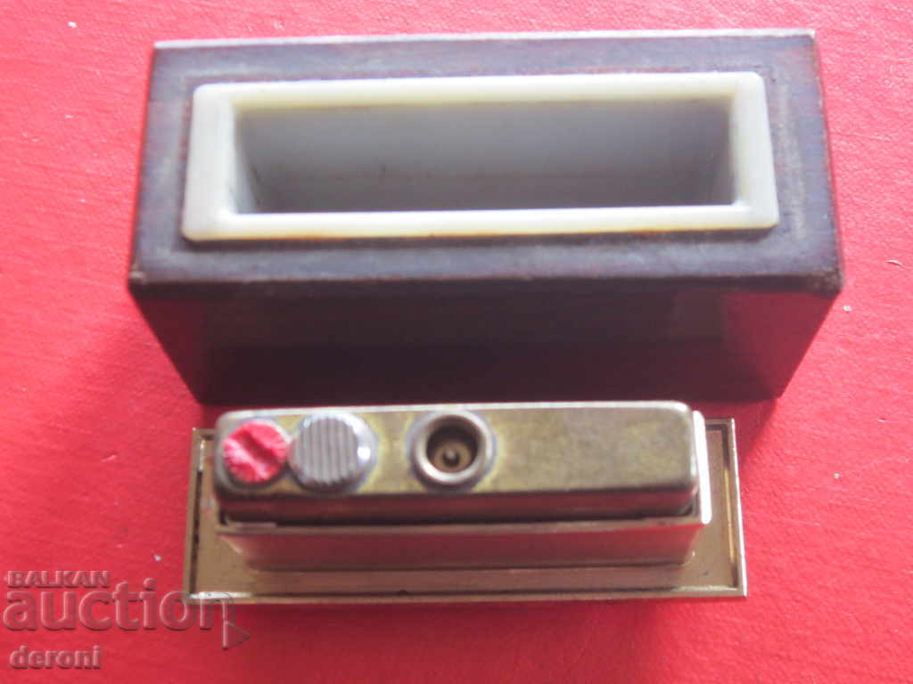 Auction IBELO Table Lighter Bronze and Wood Auction IBELO Table Lighter Bronze and Wood