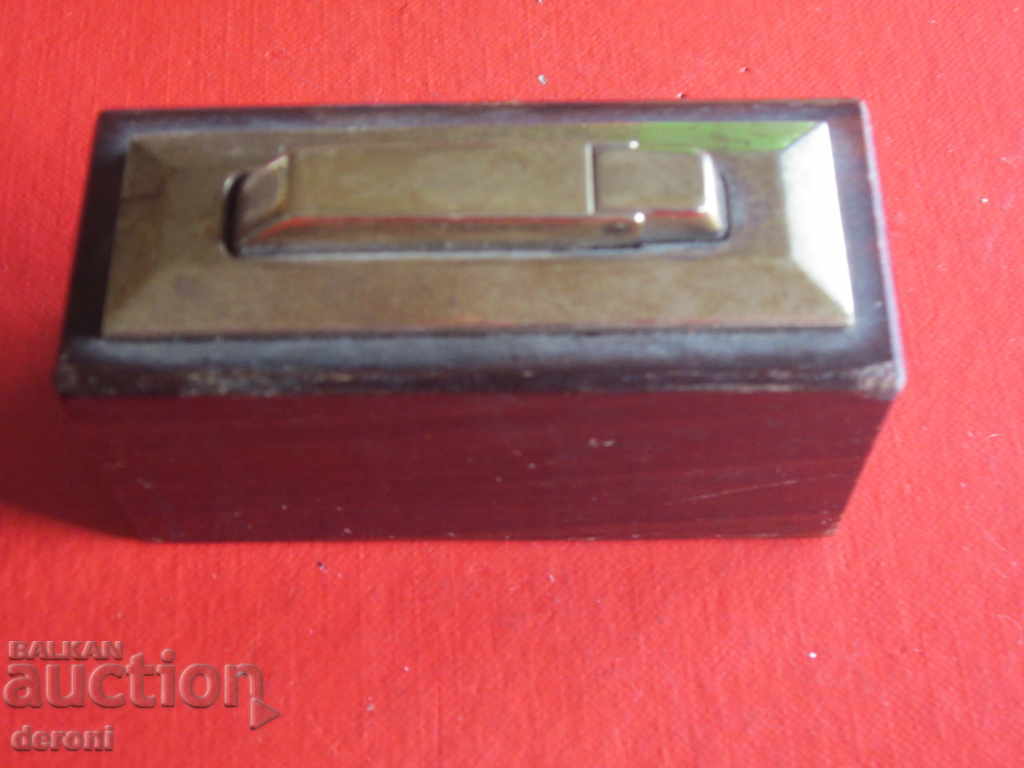 IBELO Table Lighter Bronze and Wood - 5 IBELO Table Lighter Bronze and Wood - 5