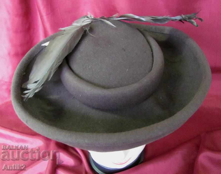 Auction 19th Century Women's Hat Felt Auction 19th Century Women's Hat Felt