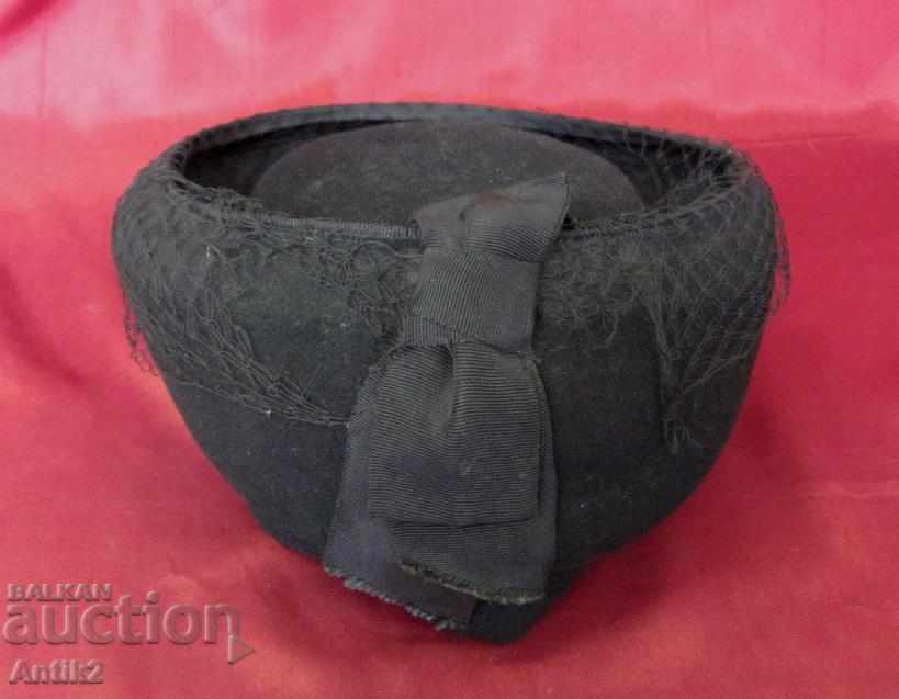 Auction  19th Century Women's Hat Felt