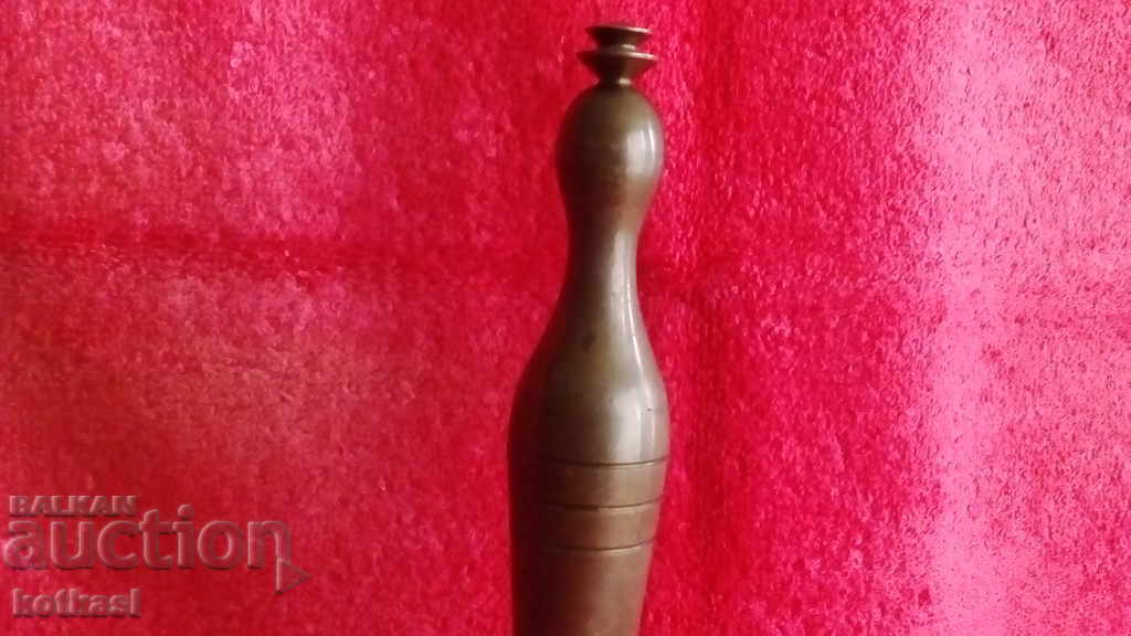 Auction Old solid metal bronze figure sculpture Queen Woman Auction Old solid metal bronze figure sculpture Queen Woman