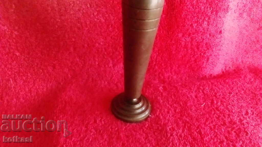 Delivery of Old solid metal bronze figure sculpture Queen Woman Delivery of Old solid metal bronze figure sculpture Queen Woman