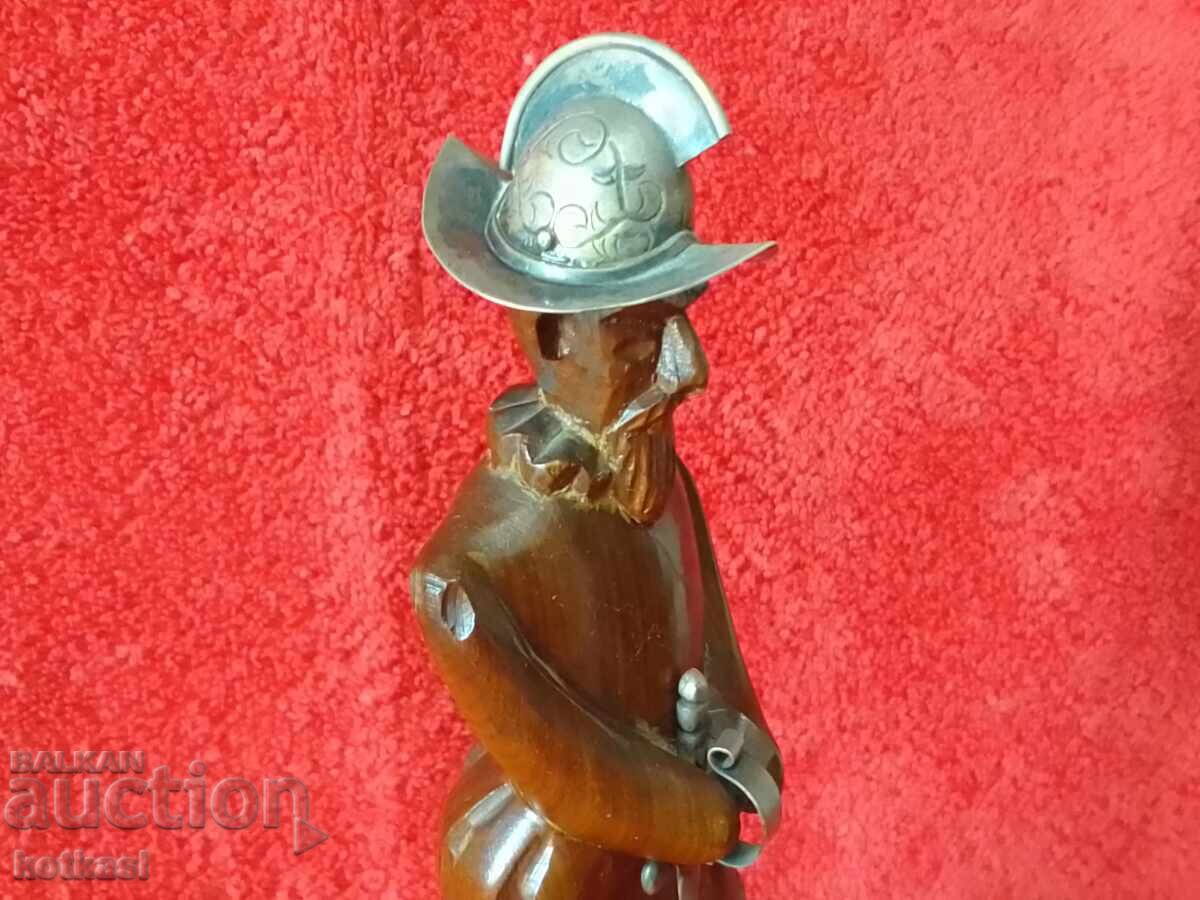 Wood carving Man Warrior Conquistador Sword and hat silver - 6 Wood carving Man Warrior Conquistador Sword and hat silver - 6