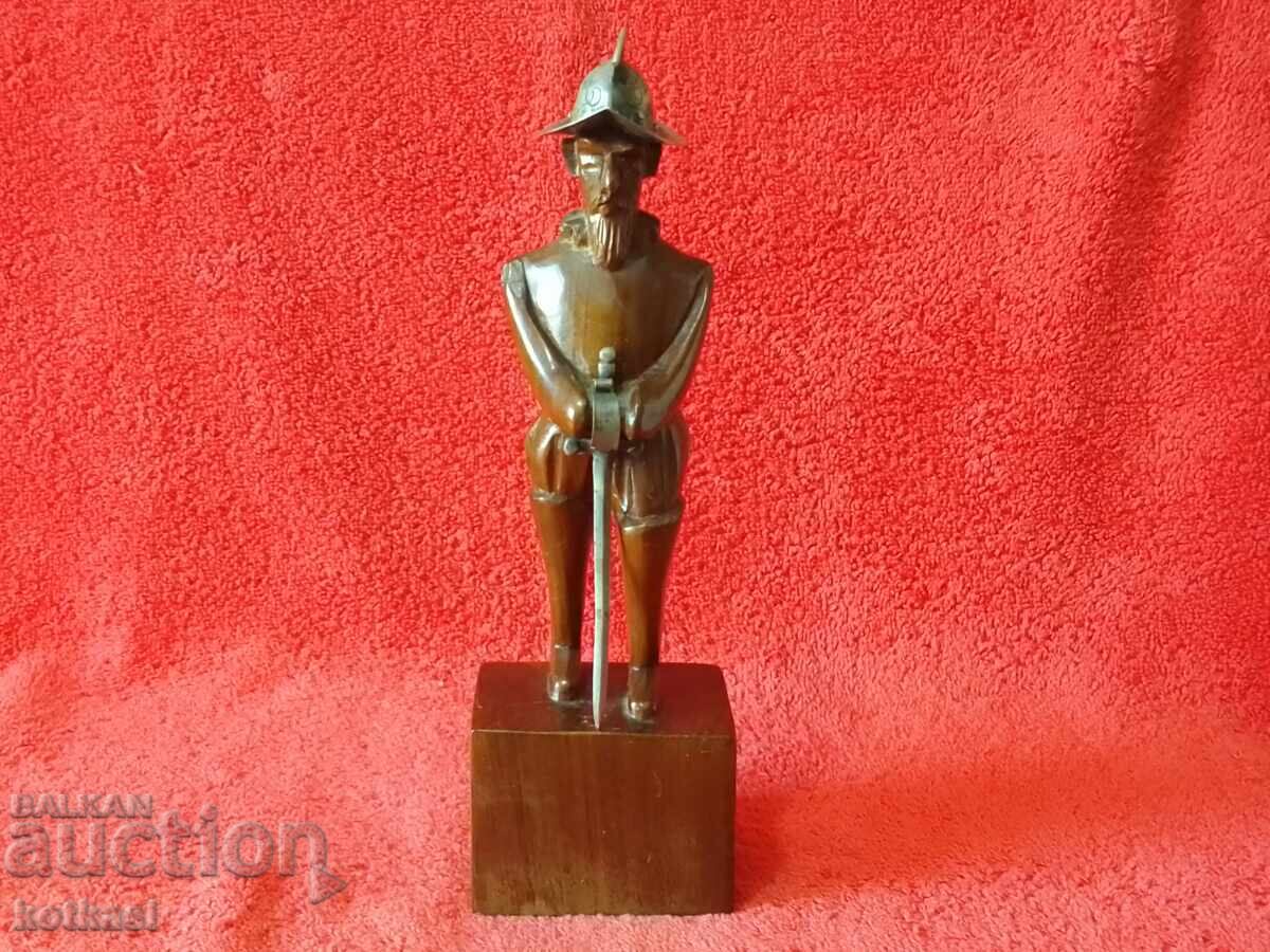 Wood carving Man Warrior Conquistador Sword and hat silver Wood carving Man Warrior Conquistador Sword and hat silver