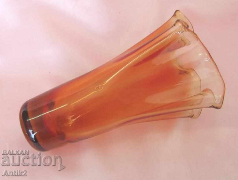 Delivery of Old Crystal Glass Vase Delivery of Old Crystal Glass Vase