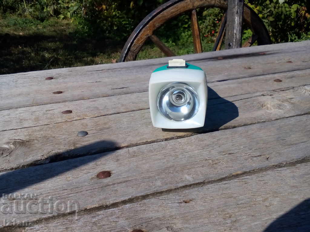 Old flashlight, spotlight with price 28.00 BGN | € 14.32 Old flashlight, spotlight with price 28.00 BGN | € 14.32