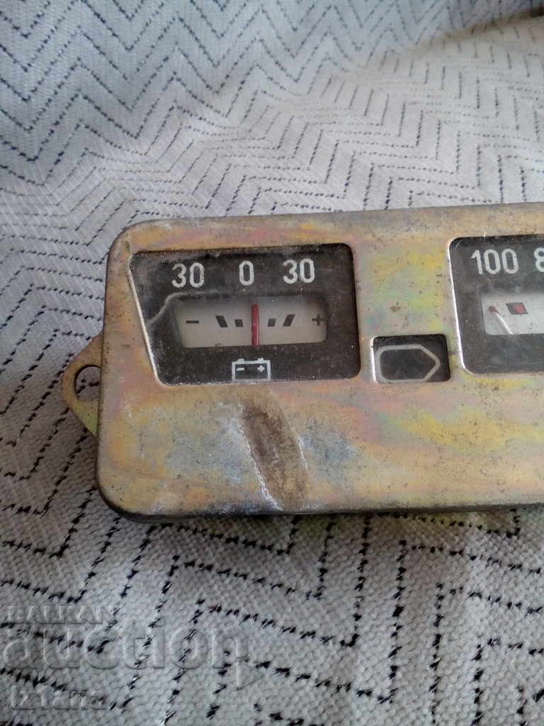 Old car control devices with price 33.00 BGN | € 16.87 Old car control devices with price 33.00 BGN | € 16.87