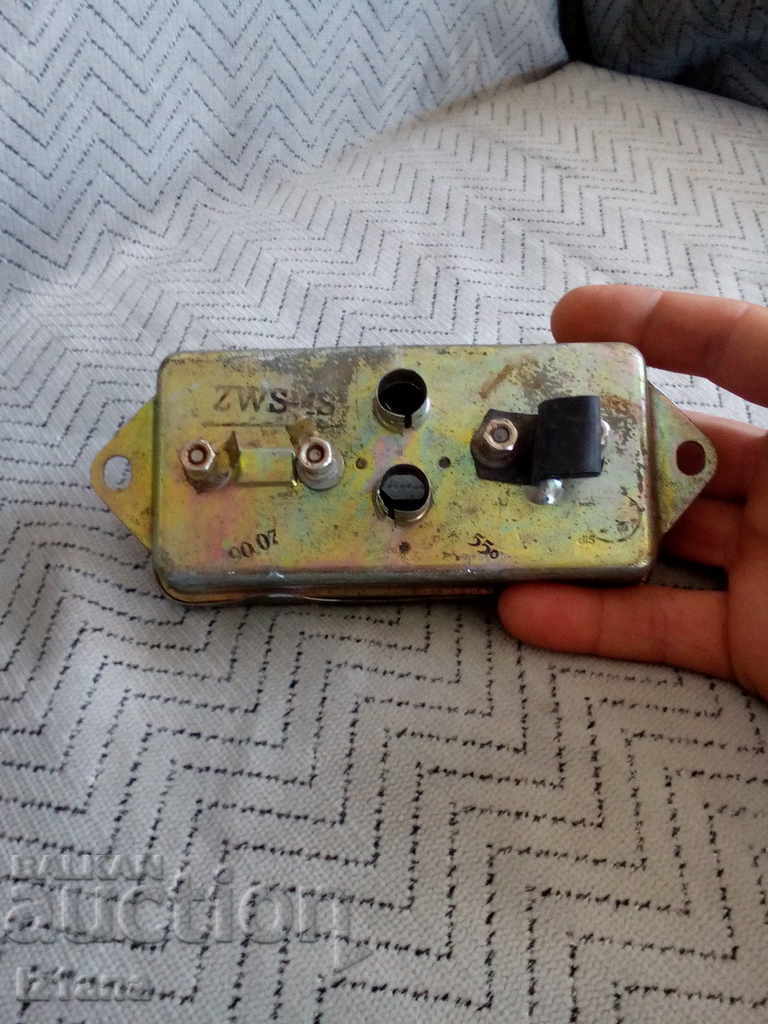 Delivery of Old car control devices Delivery of Old car control devices