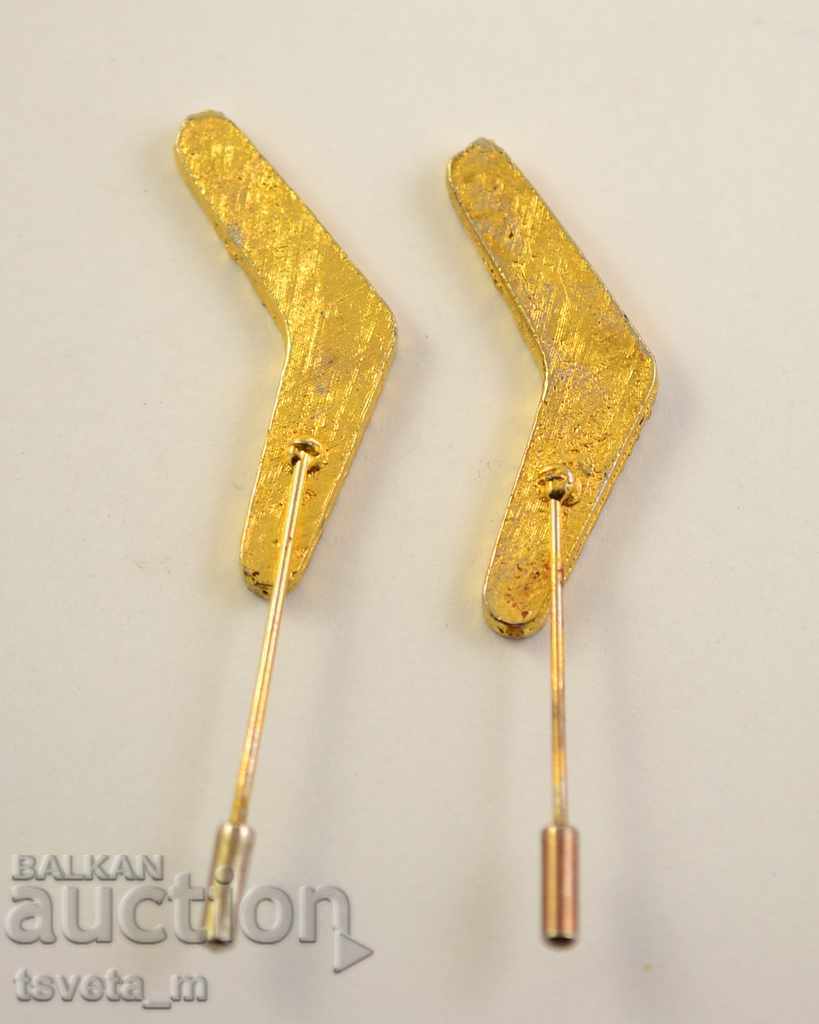 Brooch, needle 2 pcs. with price 4.00 BGN | € 2.05 Brooch, needle 2 pcs. with price 4.00 BGN | € 2.05