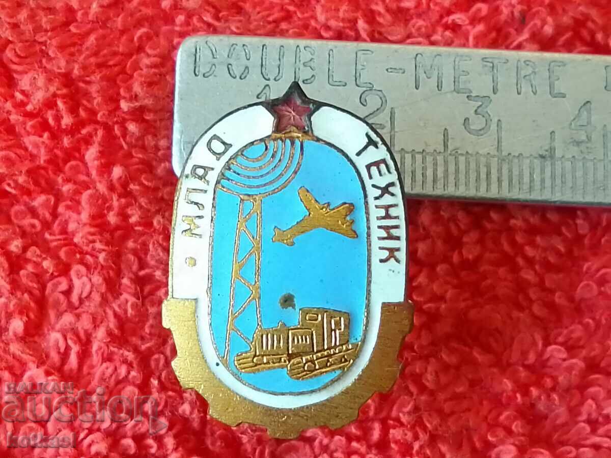 Old Social Badge Badge enamel screw YOUNG TECHNICIAN gilding Old Social Badge Badge enamel screw YOUNG TECHNICIAN gilding