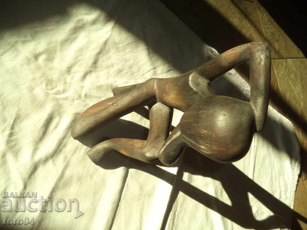 LARGE OLD WOODEN STATUS - 6 LARGE OLD WOODEN STATUS - 6