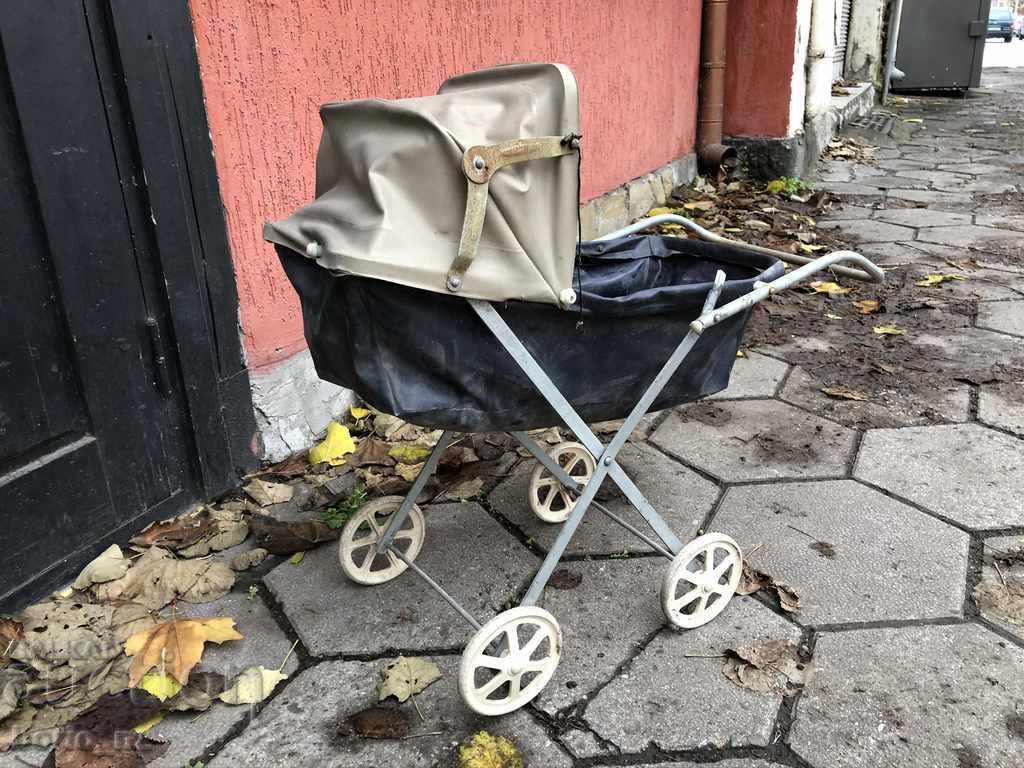 Auction 10184. OLD BABY PLAY PLAYER Auction 10184. OLD BABY PLAY PLAYER