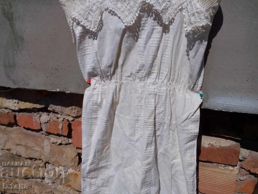 Delivery of Antique embroidered shirt, dress, jumpsuit Delivery of Antique embroidered shirt, dress, jumpsuit