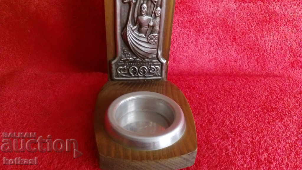 Souvenir wood carving metal panel soldiers with price 25.50 BGN | € 13.04 Souvenir wood carving metal panel soldiers with price 25.50 BGN | € 13.04