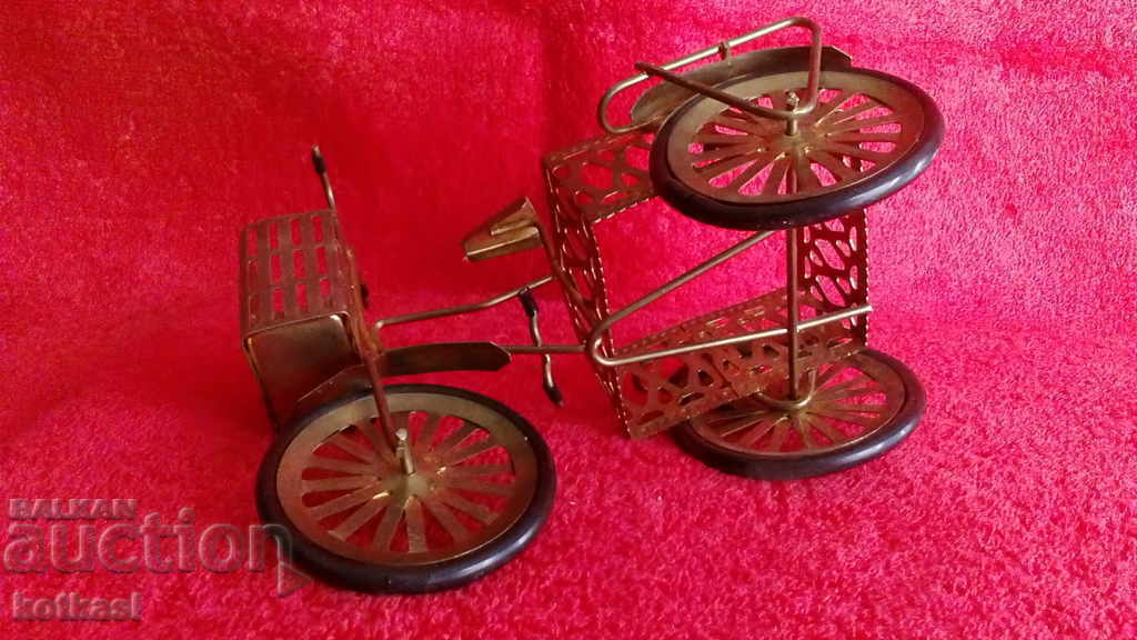 Old metal brass toy tricycle figure - 6 Old metal brass toy tricycle figure - 6