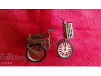 Tricicletă de jucărie din alamă din metal veche