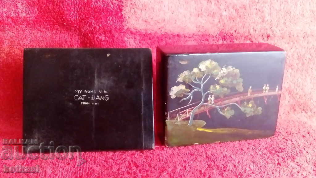 Auction  Old painted box